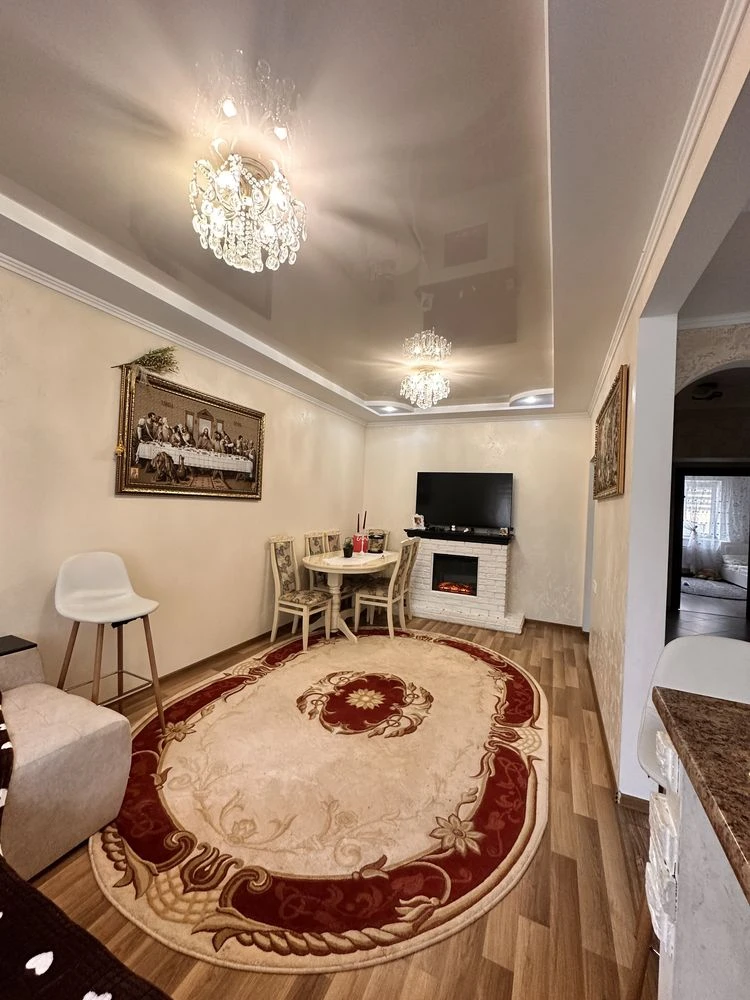 Продаж 3 кімнатної квартири клубного формату