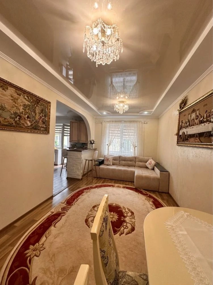 Продаж 3 кімнатної квартири клубного формату