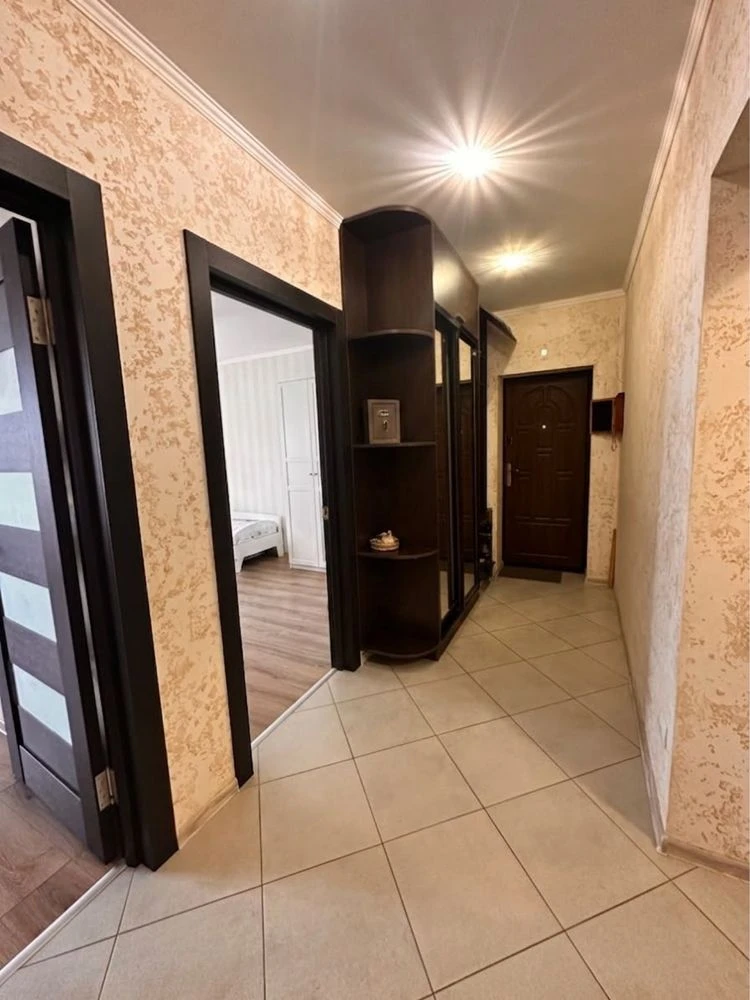 Продаж 3 кімнатної квартири клубного формату