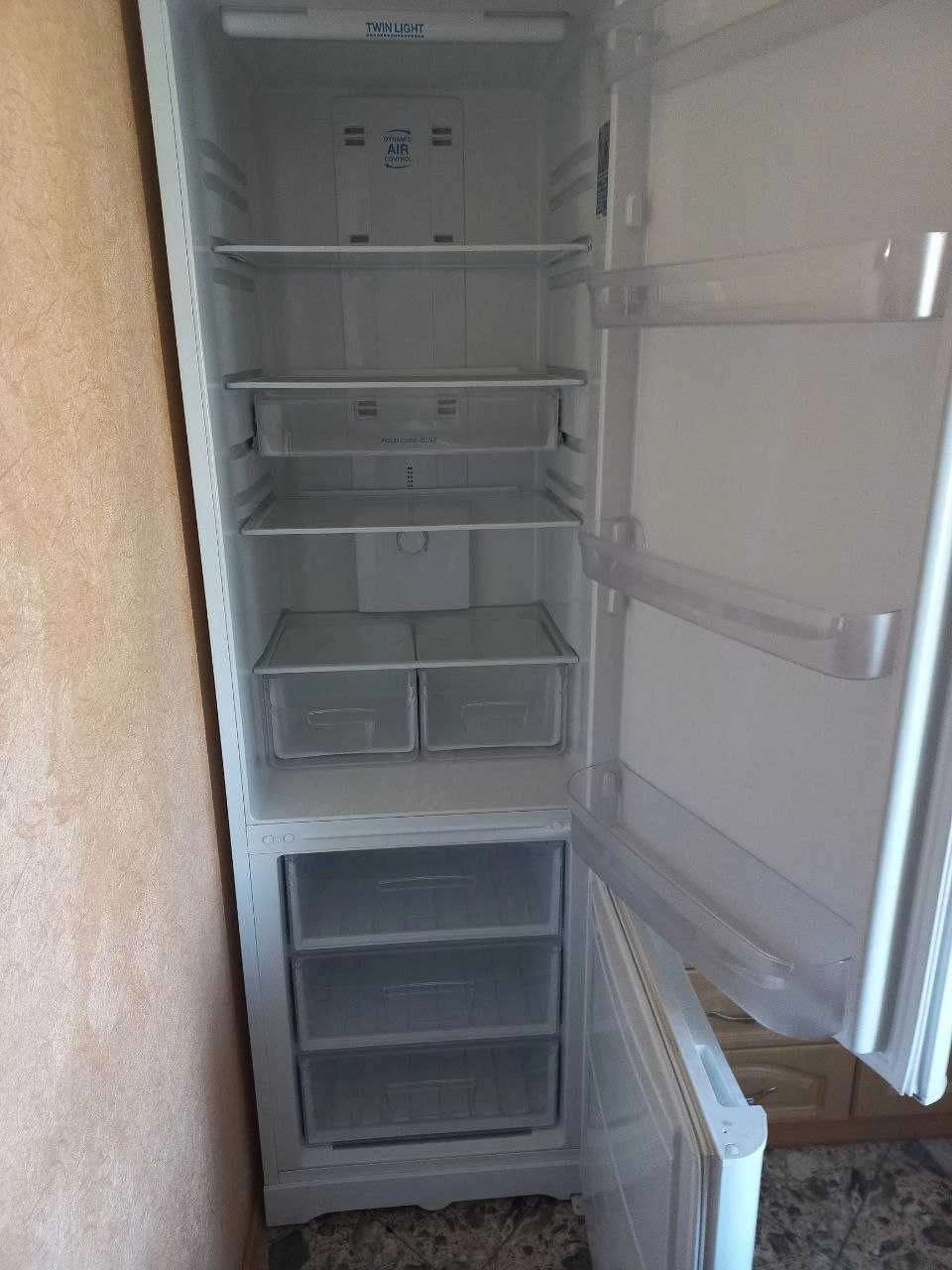 Own 1 room apartment in the center of Peskova