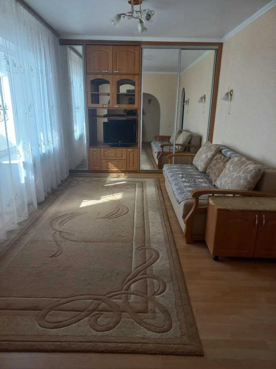 Own 1 room apartment in the center of Peskova
