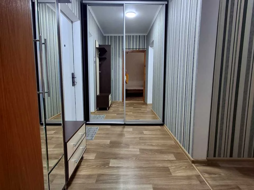 Квартира. Київ, Драгоманова вул.