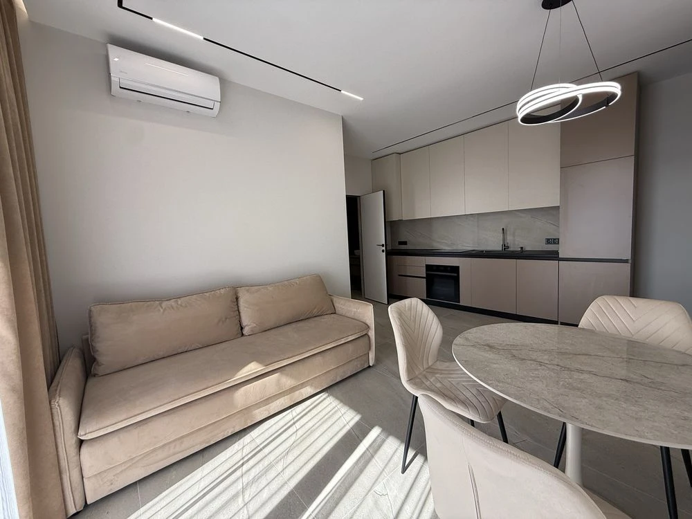 Продаж 1,5 кімнатної квартири 42,5 кв м Elit Park  містечко