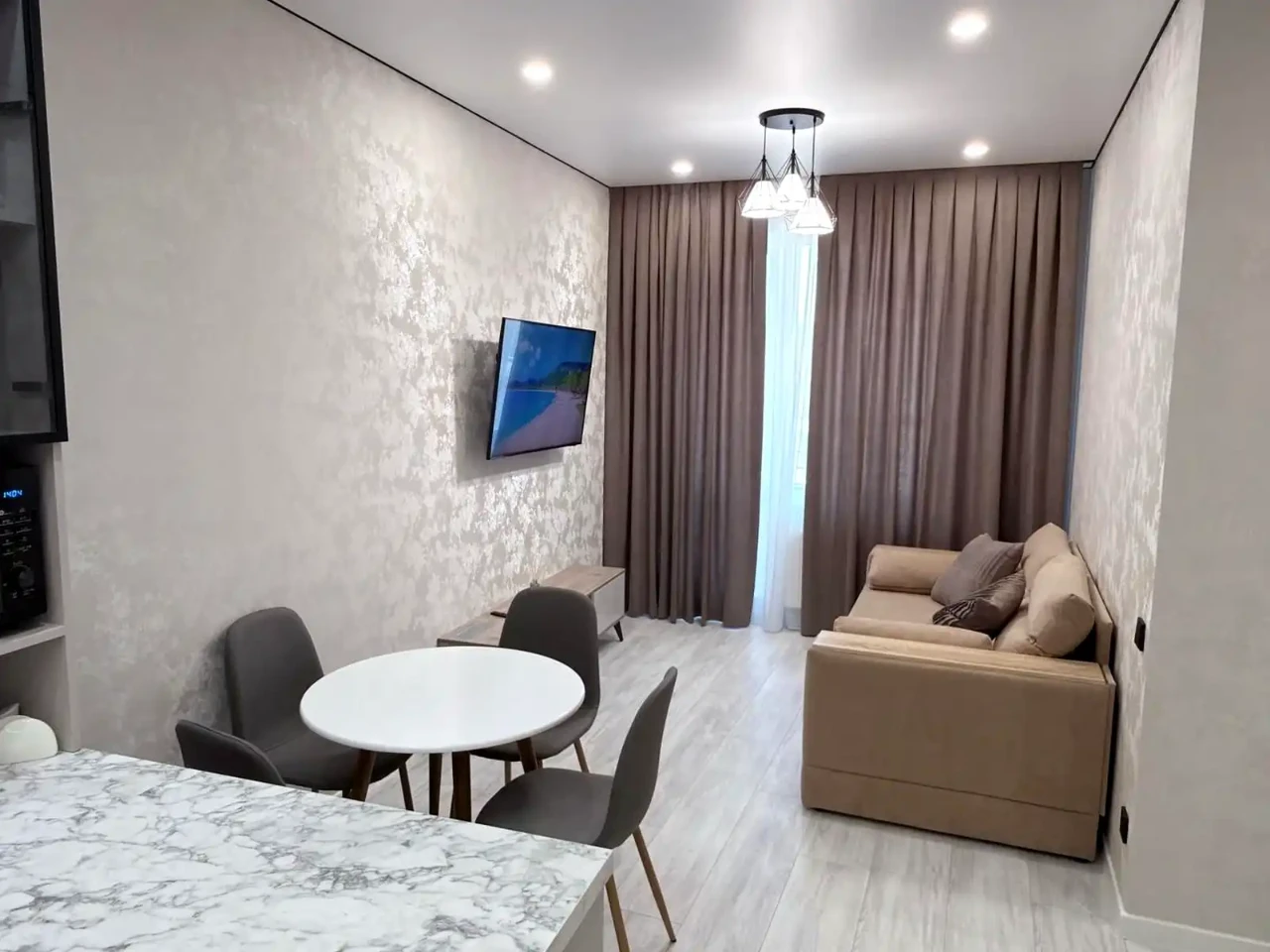 Оренда квартири 2-кімн. 45 м² 17/25 пов.