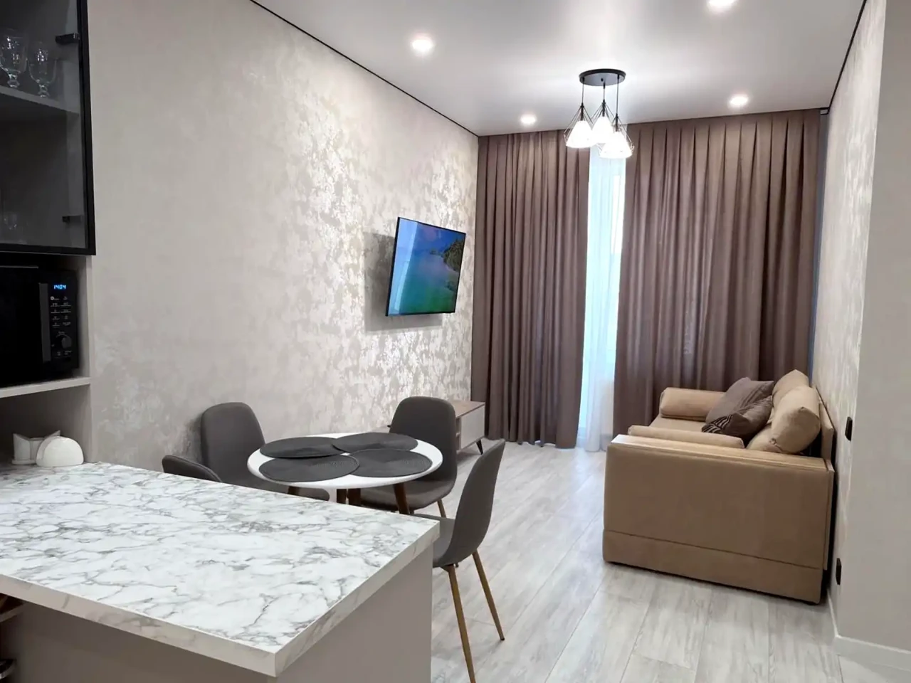 Оренда квартири 2-кімн. 45 м² 17/25 пов.