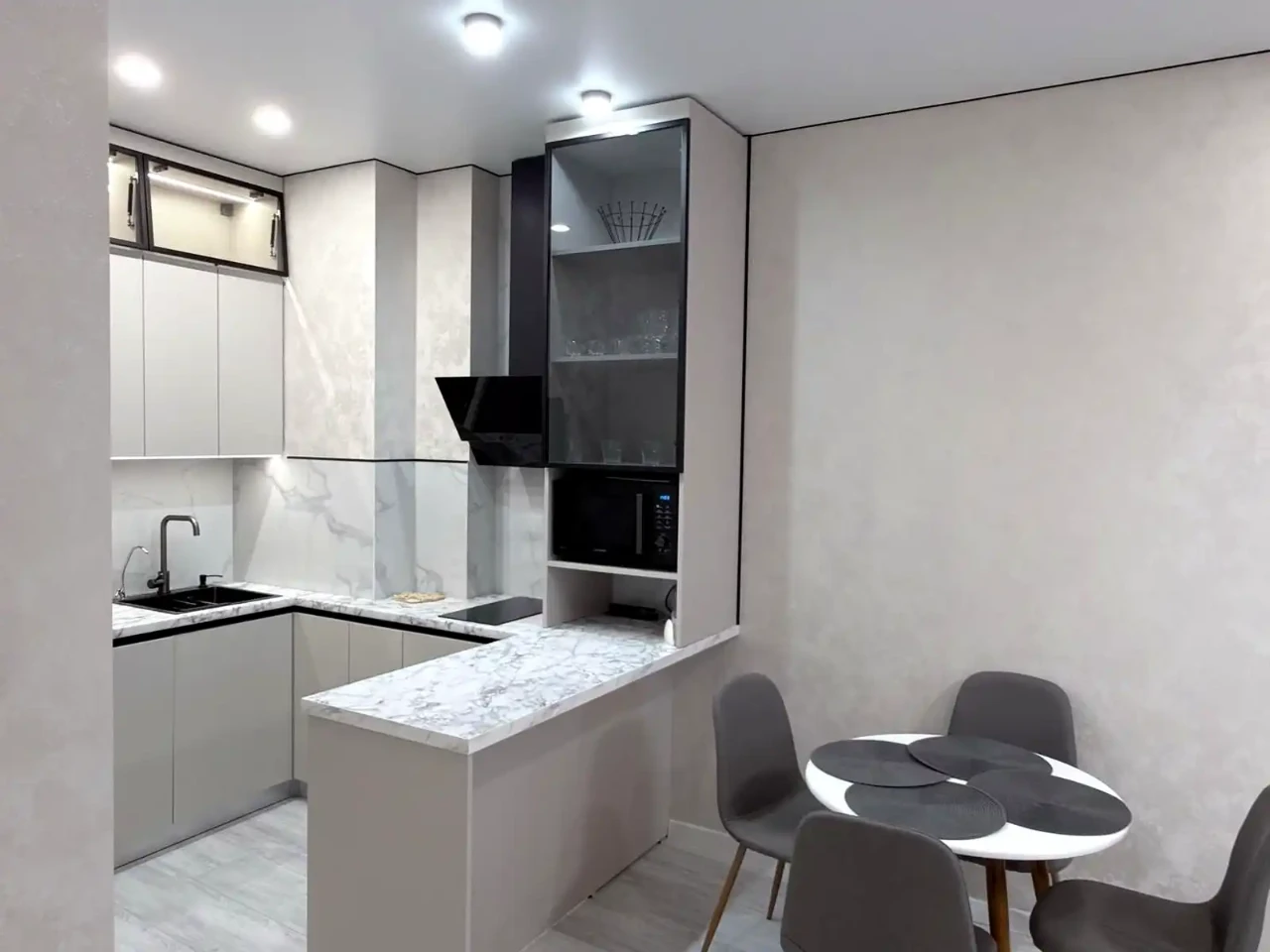 Оренда квартири 2-кімн. 45 м² 17/25 пов.