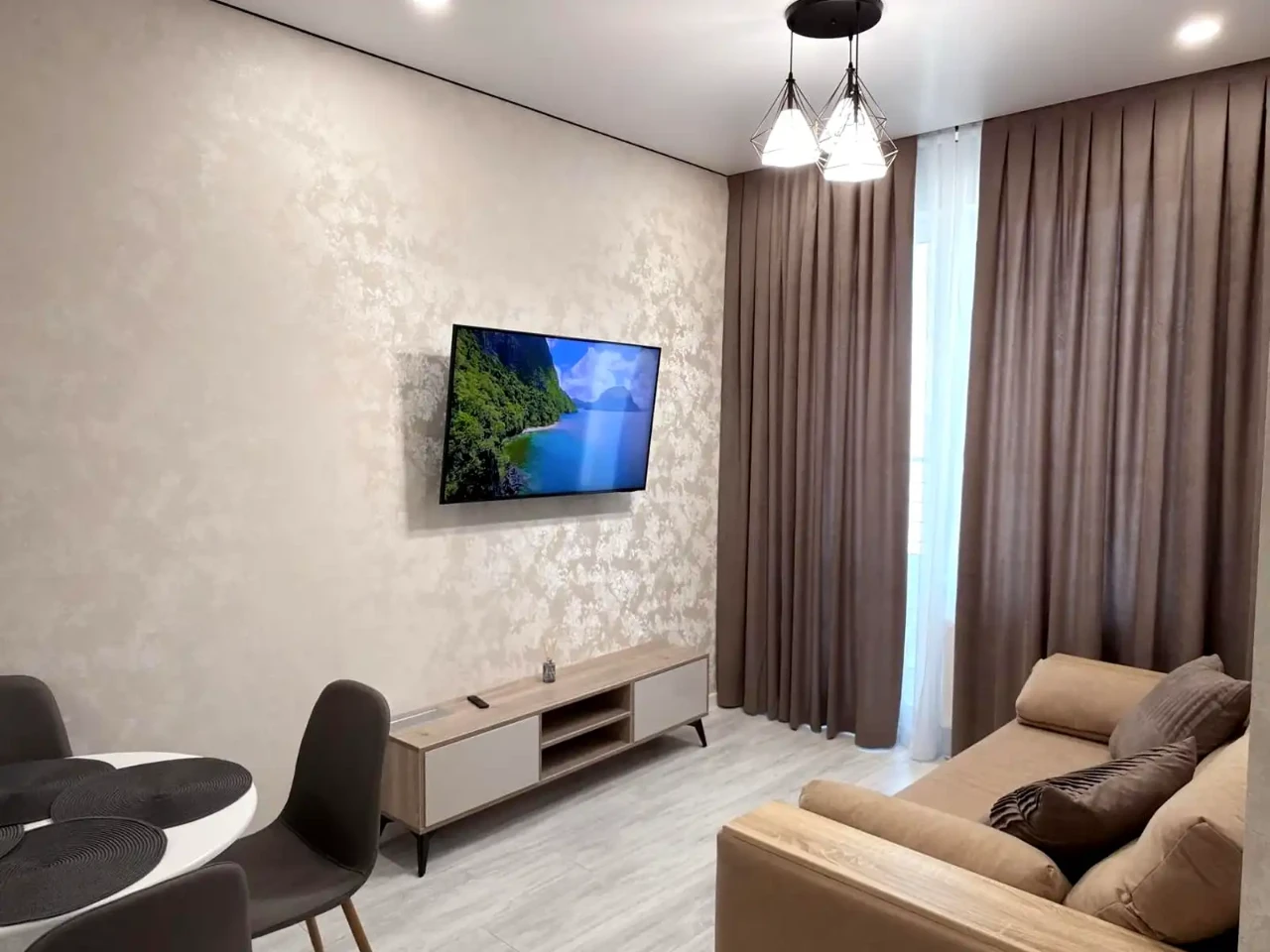 Оренда квартири 2-кімн. 45 м² 17/25 пов.