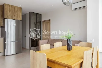 2-room apartment for sale 62.3 m², Kakhovska St., 62