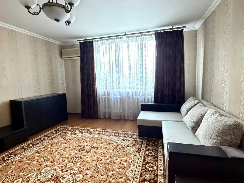 Квартира. Киев, улица Сребноккольская.