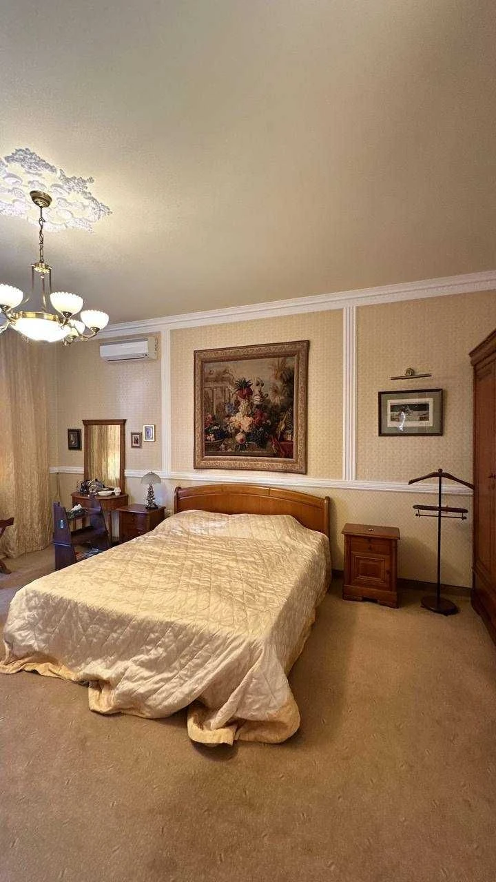 Sale of a House by the Sea | 9th Station of the Great Fountain