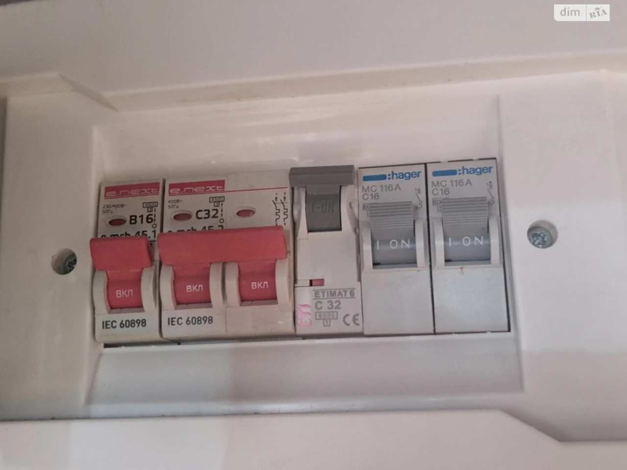 For Sale: Separate Garage Near the Estate