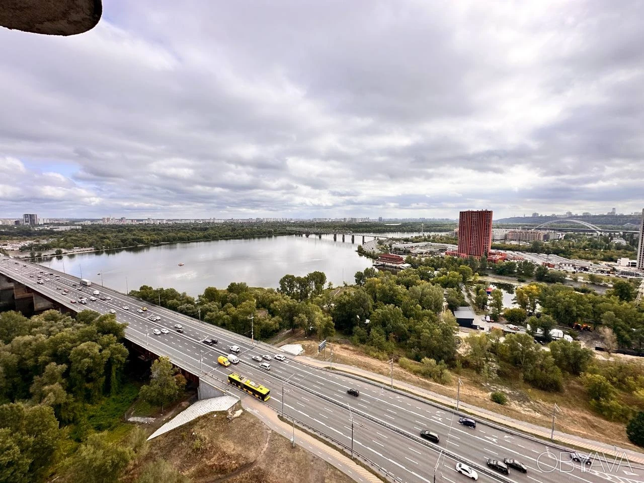 We offer a 2-bedroom apartment for rent in the Park Stone residential complex on Obolon.