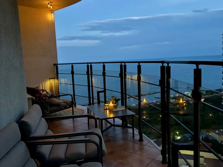 Rent of a 1-bedroom apartment 40 m² on the 23rd floor.