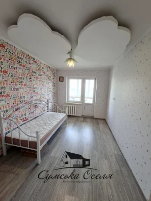 Продам 4-кімнатну квартиру в 9 мкрні