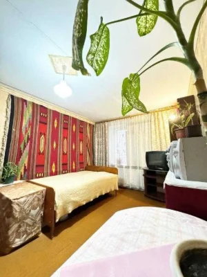 I am selling a 2-room apartment in Saltovka.