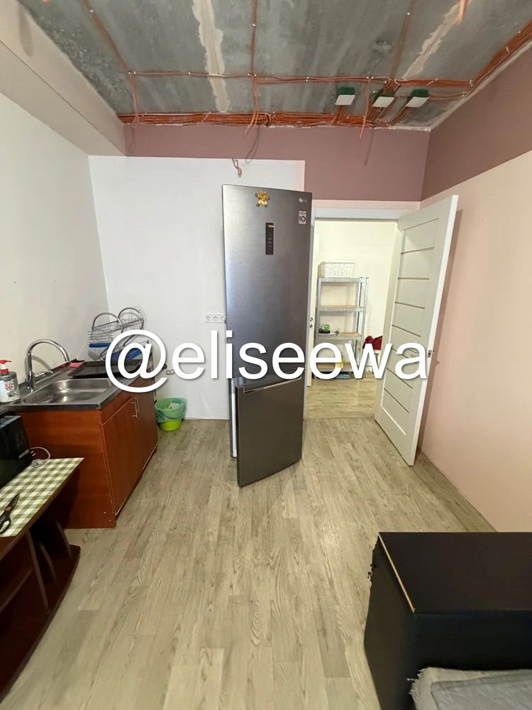 Apartment for Sale - 45 sq m, near "Zakhisnykiv Ukrainy" metro station