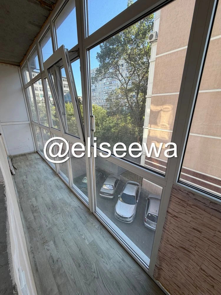 Apartment for Sale - 45 sq m, near "Zakhisnykiv Ukrainy" metro station
