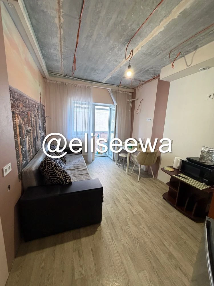 Apartment for Sale - 45 sq m, near "Zakhisnykiv Ukrainy" metro station