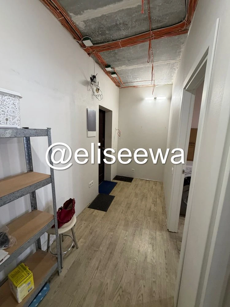 Apartment for Sale - 45 sq m, near "Zakhisnykiv Ukrainy" metro station