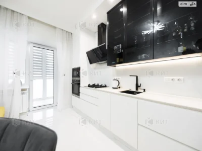 Apartment for Sale: Center