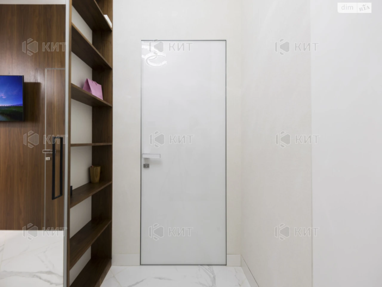 Apartment for Sale: Center