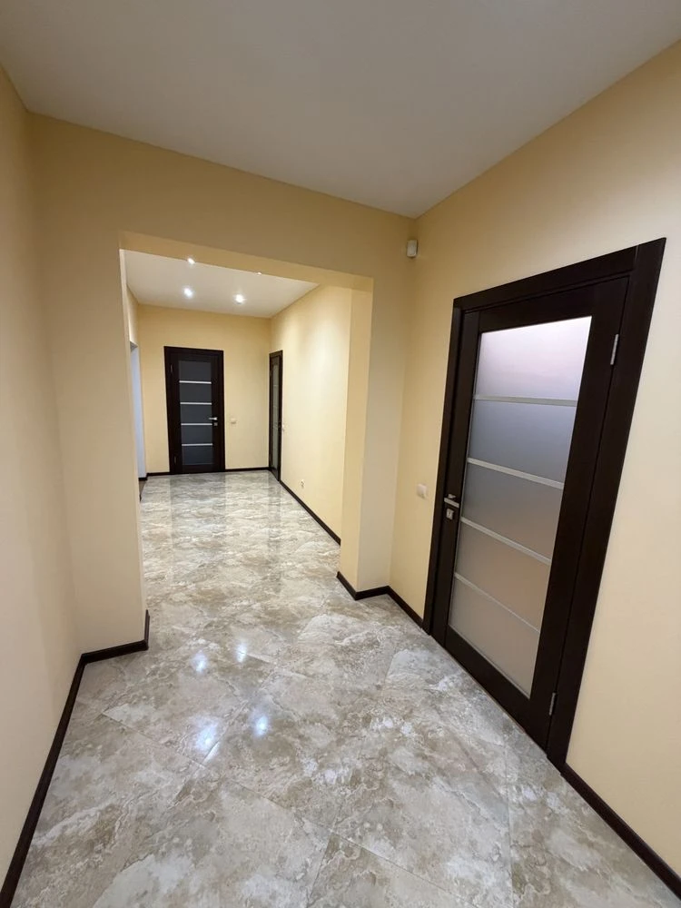 Sale of a 3-room apartment in K. Olgy