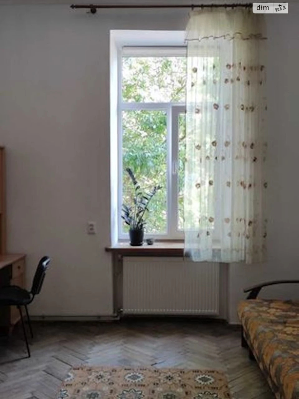 Apartment for Sale: Near the Train Station