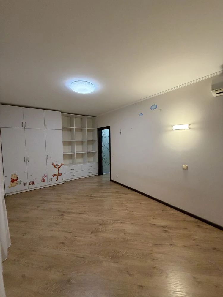 Apartment for Sale: 2-Bedroom, Urlivska 34