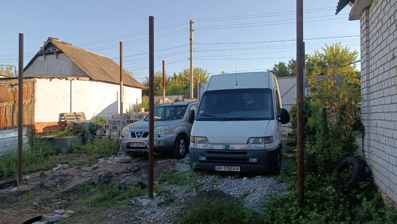 продам будинок/ лівий берег/ біля річки/ район 20-ї  лікарні