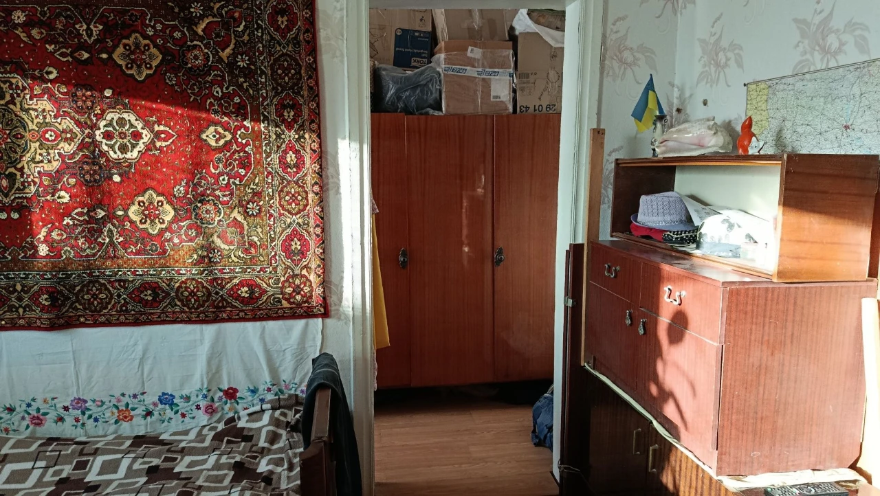 продам будинок/ лівий берег/ біля річки/ район 20-ї  лікарні
