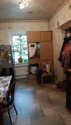 продам будинок/ лівий берег/ біля річки/ район 20-ї  лікарні