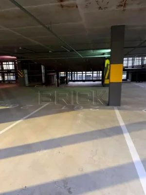 Продаж Паркомісце Варшавський 3