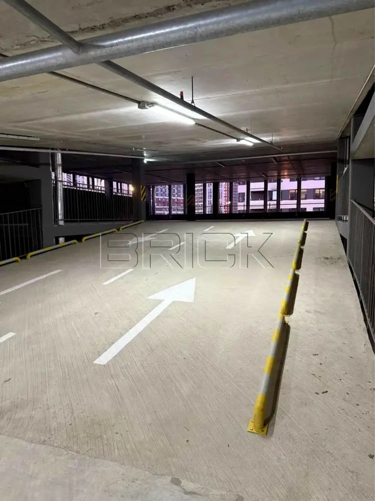 Продаж Паркомісце Варшавський 3