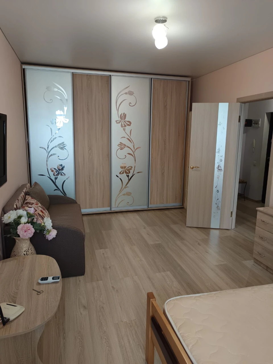 Продам 1-ую квартиру с ремонтом, мебелью и газом, 40 кв. мет