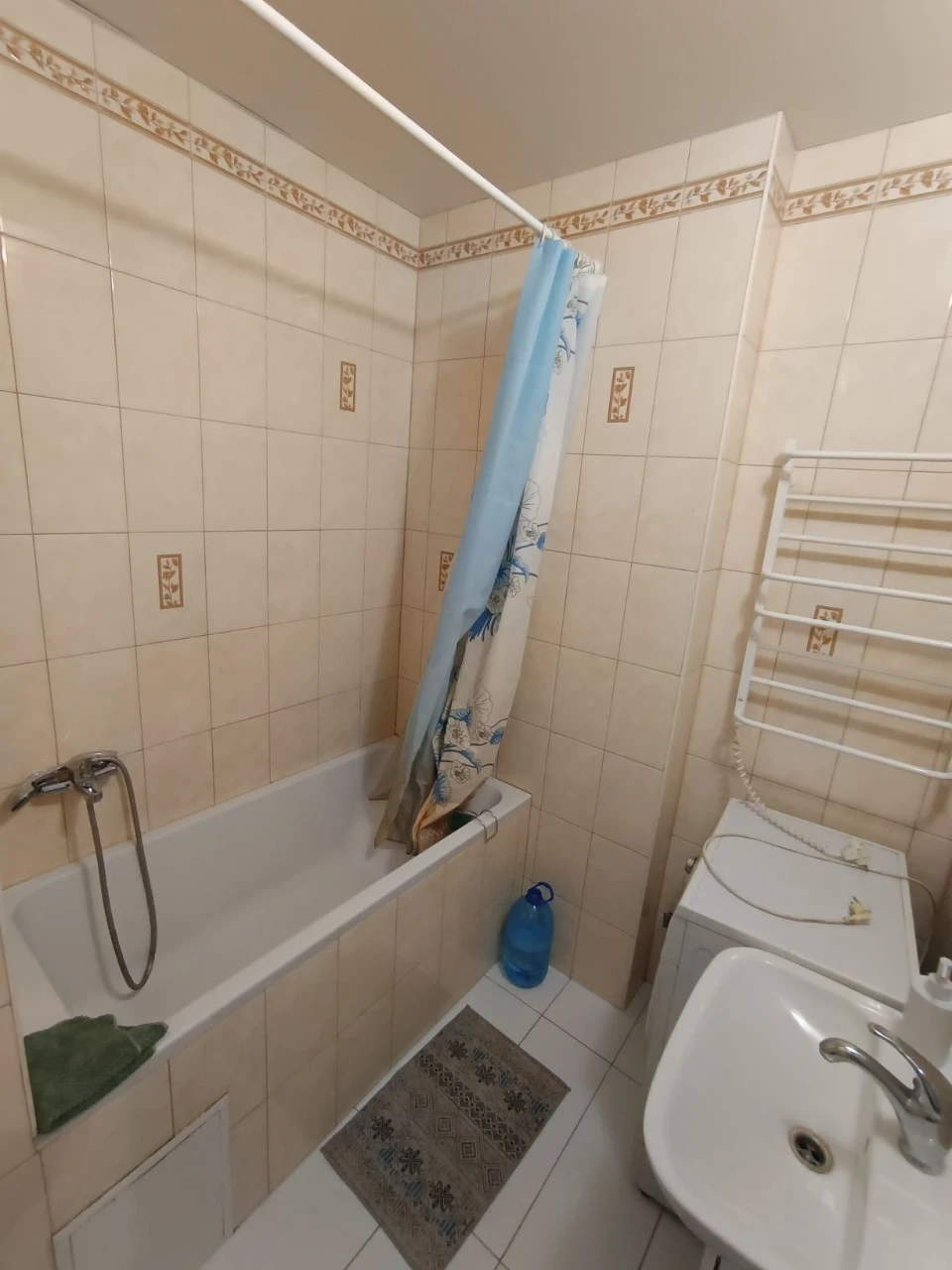 Продам 1-ую квартиру с ремонтом, мебелью и газом, 40 кв. мет