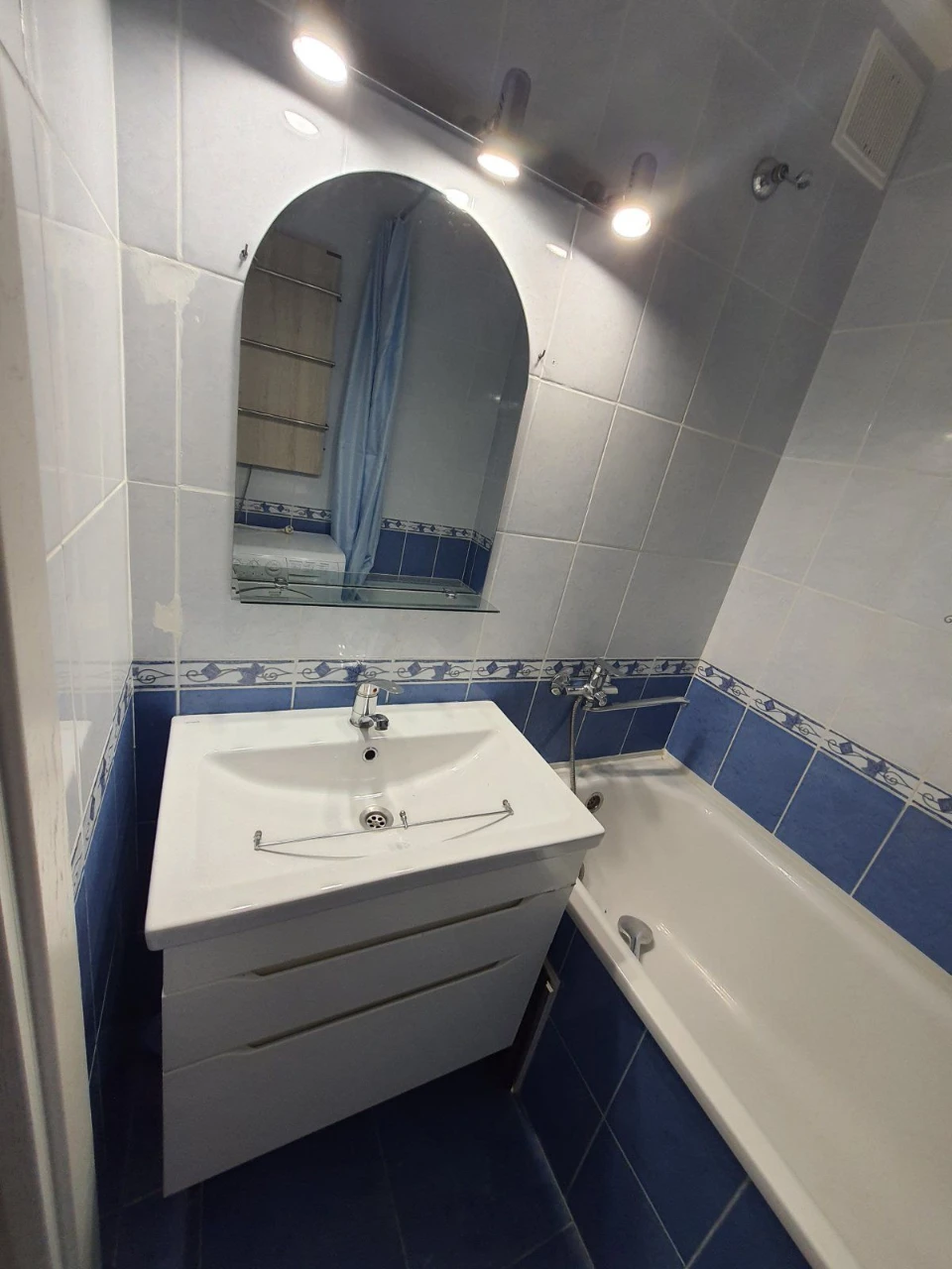 Sale of a 3-room apartment, 70 sq.m, Krosnya