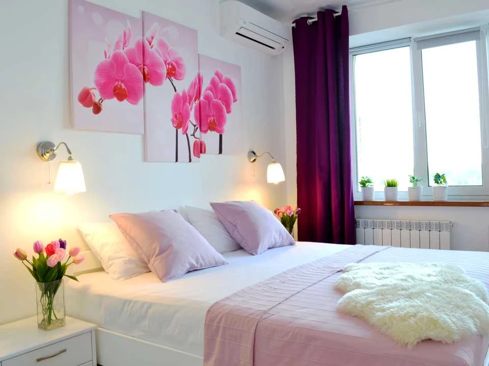 Apartment. Address: Naberezhno-Khreshchatitska Street, Kyiv