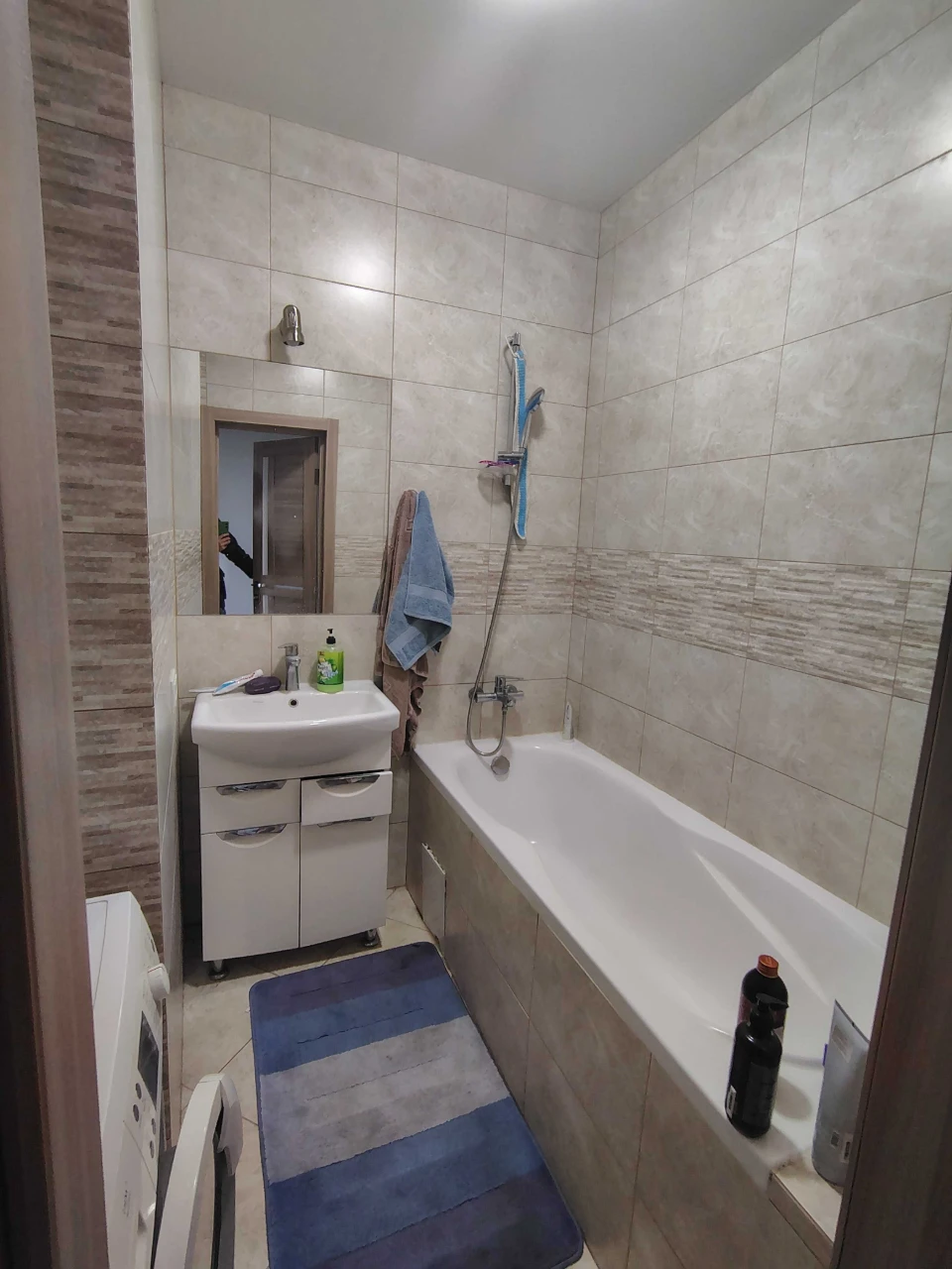 2 room apartment, Chornovola Street, side street To
