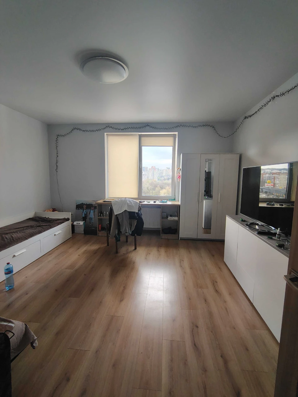 2 room apartment, Chornovola Street, side street To