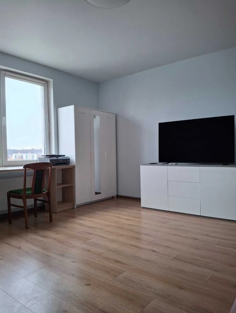 2 room apartment, Chornovola Street, side street To