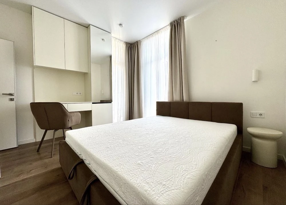 Sale of a 1.5-bedroom apartment in a new building