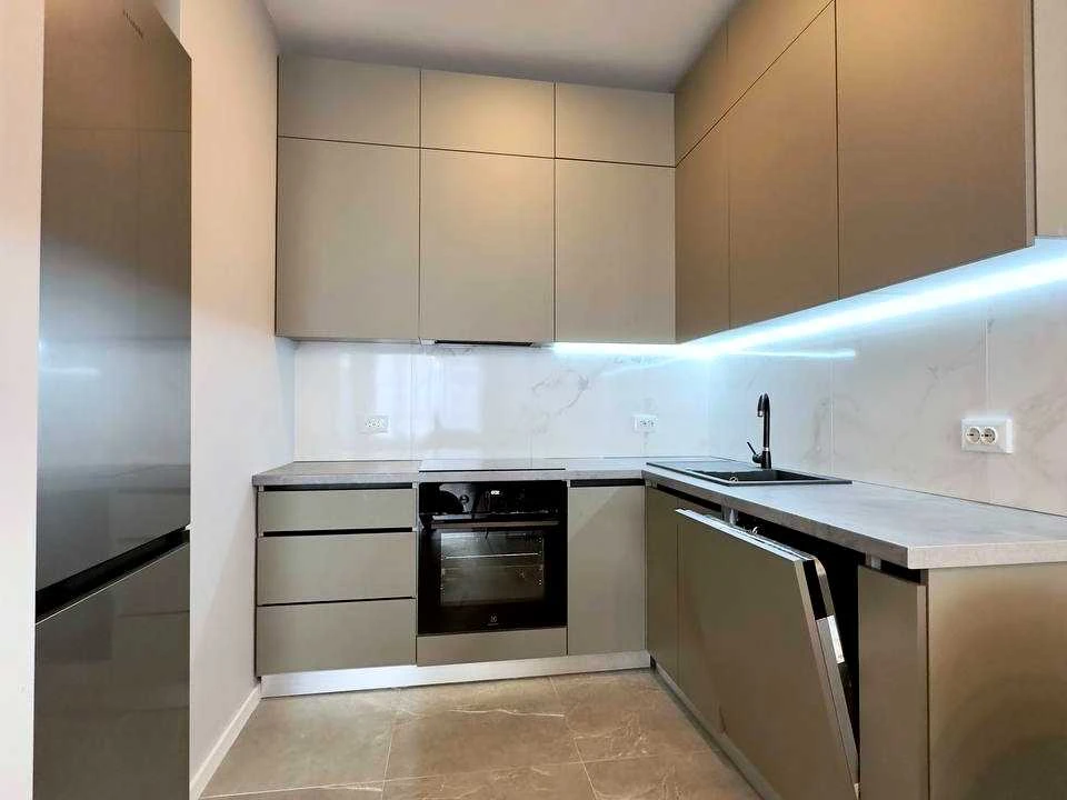 Apartment. Lviv, Kulparkivska st.