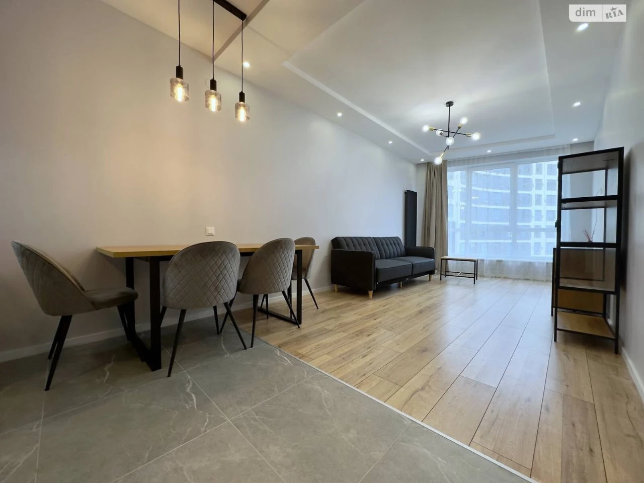 Long-Term Rental: One-Bedroom Apartment in "PARUS CITY" Residence