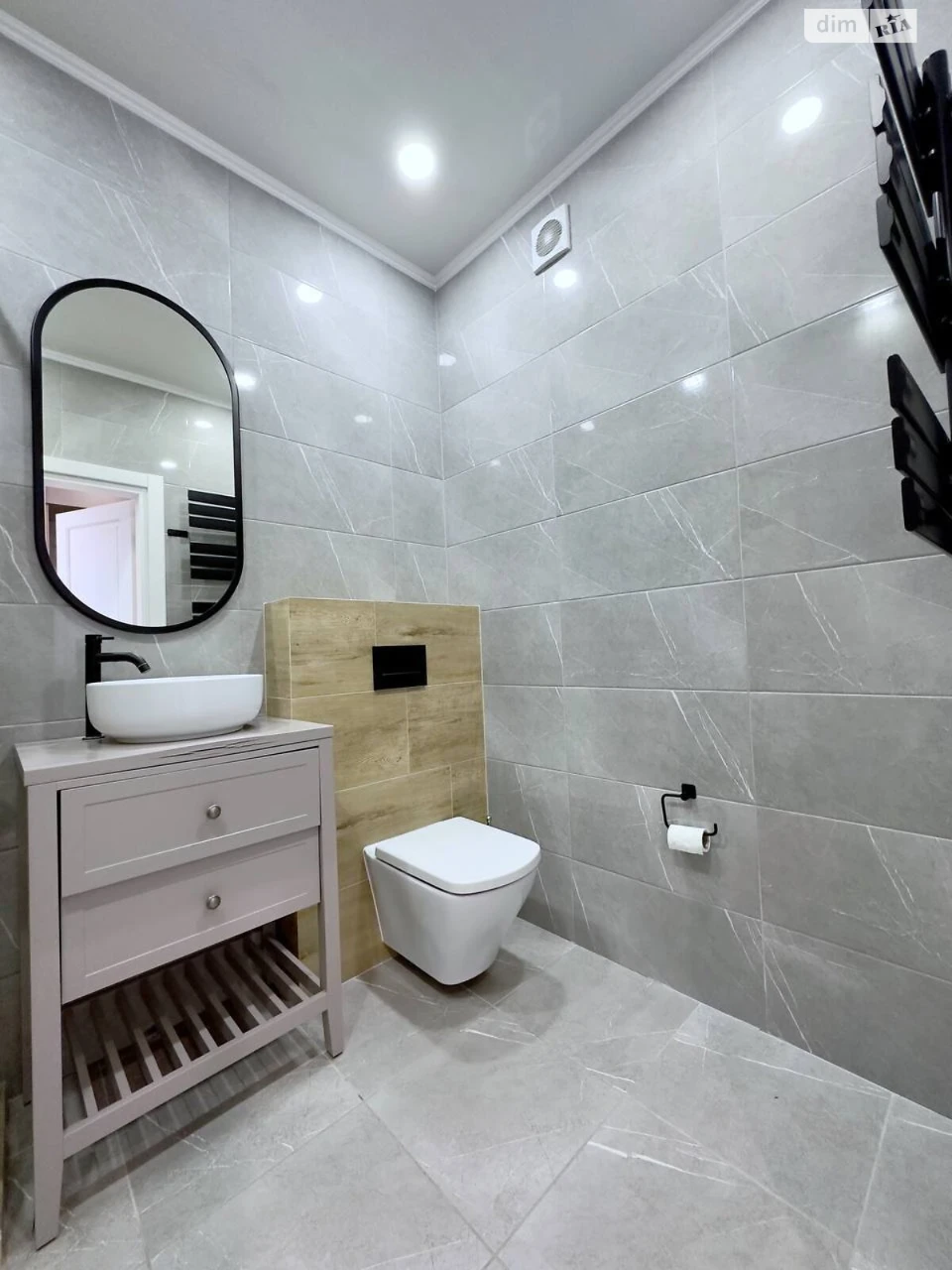 Long-Term Rental: One-Bedroom Apartment in "PARUS CITY" Residence
