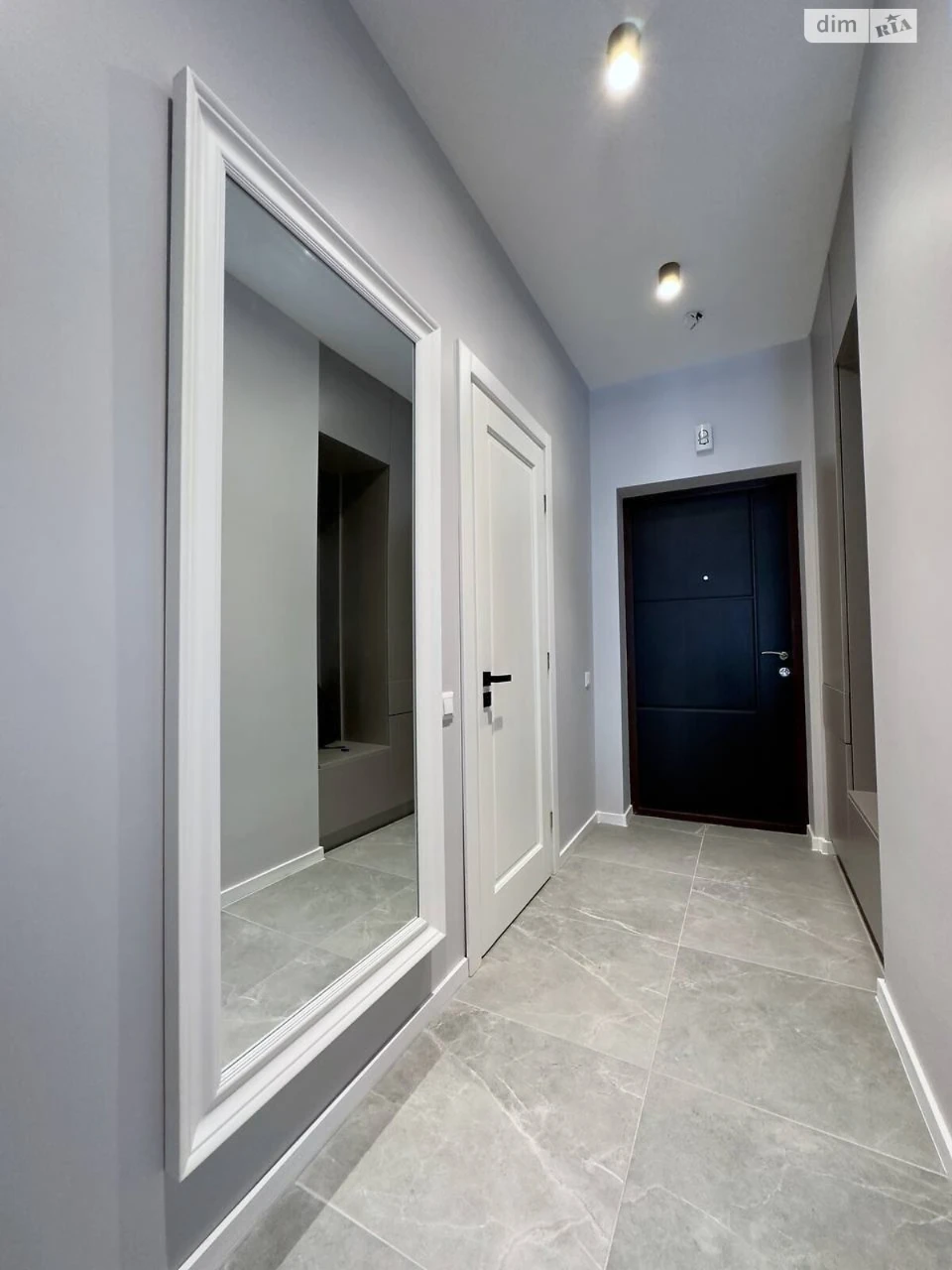 Long-Term Rental: One-Bedroom Apartment in "PARUS CITY" Residence