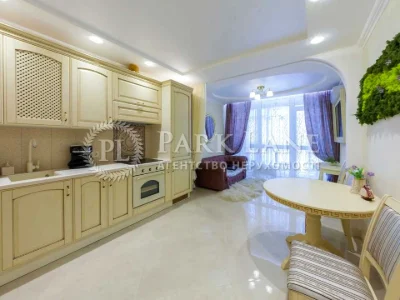 Apartment. Preslavynska Street, Kyiv