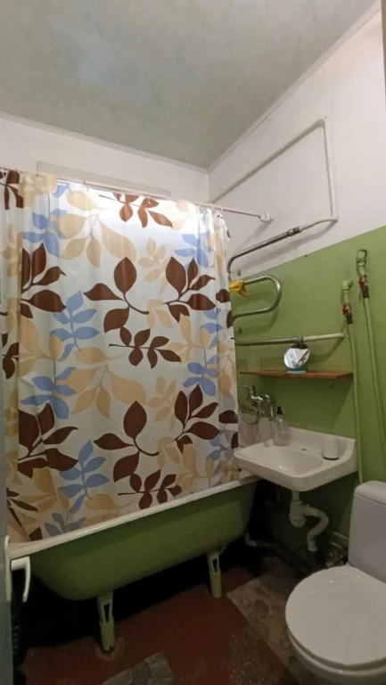 1-room apartment on Chorchyl Street, Krasnotse, 15-minute walk to Дарниця metro station