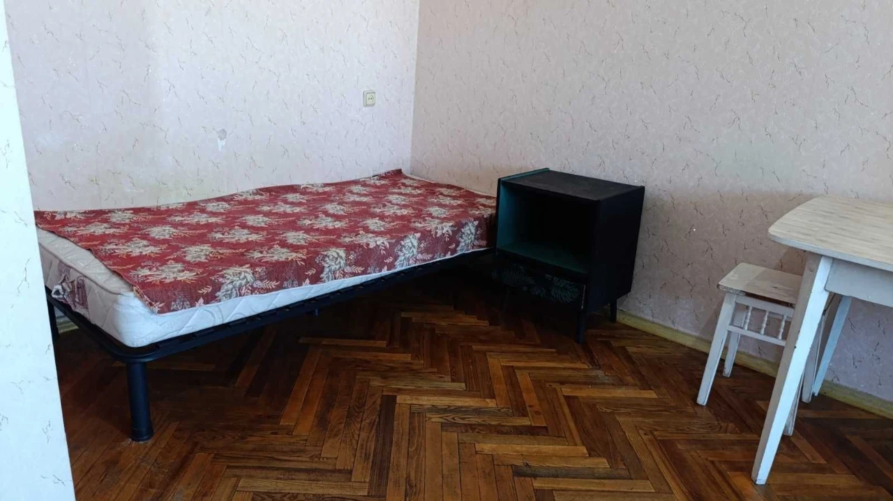 1-room apartment on Chorchyl Street, Krasnotse, 15-minute walk to Дарниця metro station