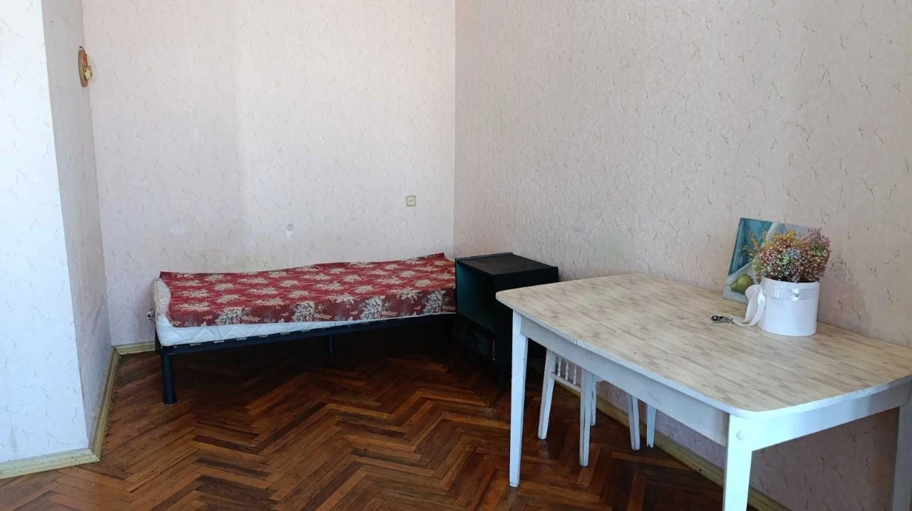 1-room apartment on Chorchyl Street, Krasnotse, 15-minute walk to Дарниця metro station