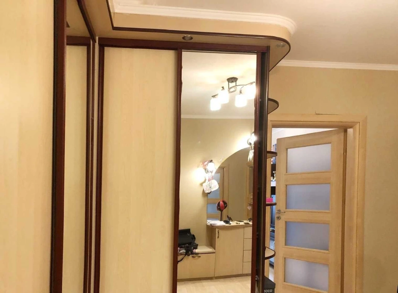 Rent 3-room apartment in the Holosiiv district, Zdanovska Street